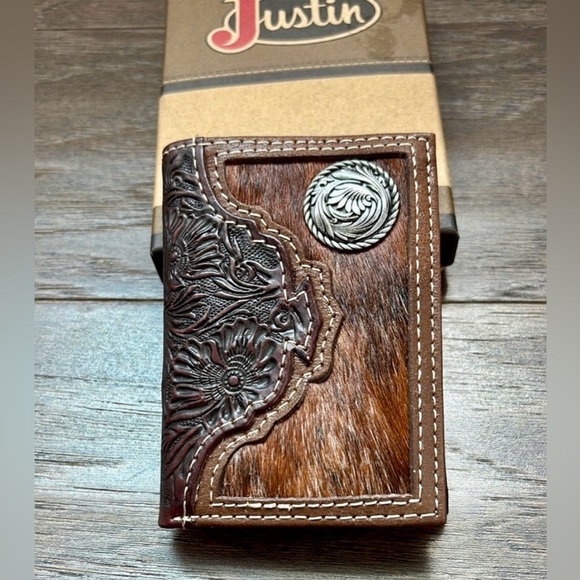Justin Boots Genuine Leather,tooled yoke,hair hide tri-fold, RFID Western wallet - Picture 1 of 12